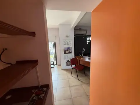 VENTA CASA 4 AMB MORENO CON COCHERA BARRIO CERRADO