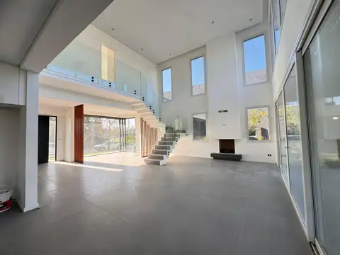 VENTA Casa de CATEGORÍA de 6 ambientes en BARRIO PRIvado Las Tipas en Nordelta - PERMUTA