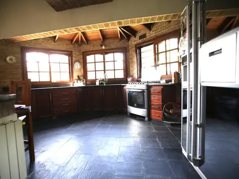 Casa en Venta en Villa Elisa, USD 230.000