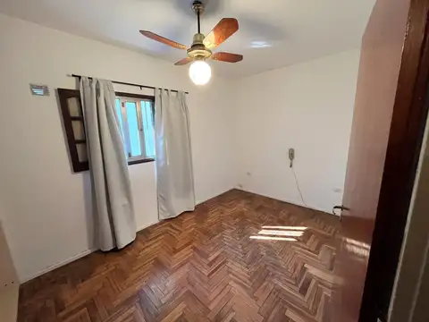 CASA EN VENTA | ZONA SUR | 5 DORM | JARDÍN Y COCHERA