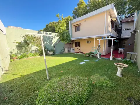 CASA EN VENTA | ZONA SUR | 5 DORM | JARDÍN Y COCHERA