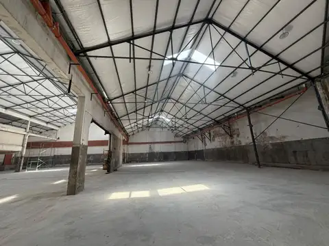 Galpón - Depósito de 2650 m2 en la Boca - ALQUILER
