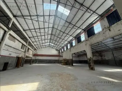 Galpón - Depósito de 2650 m2 en la Boca - ALQUILER