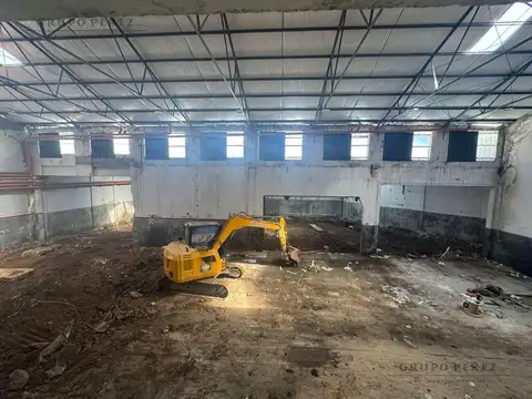 Galpón - Depósito de 2650 m2 en la Boca - ALQUILER