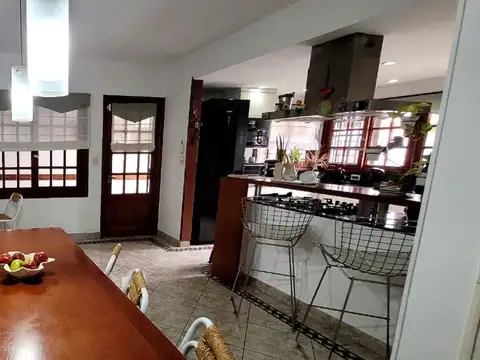 Venta Casa 5 Ambientes Quilmes Centro Con Cochera
