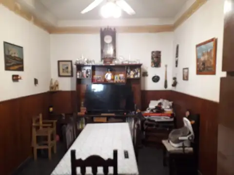 CASA 6 AMB SOBRE LOTE PROPIO  PATERNAL