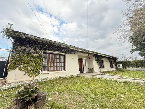 CASA DE 4 AMBIENTES EN VENTA 