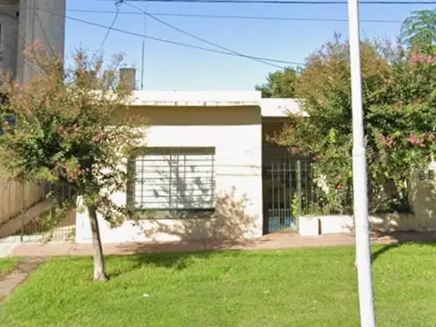 Casa sobre Hipolito Yrigoyen