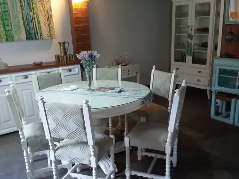 Casa 6 ambientes con 2 baños