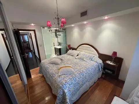 Casa 5 ambientes con 4 baños