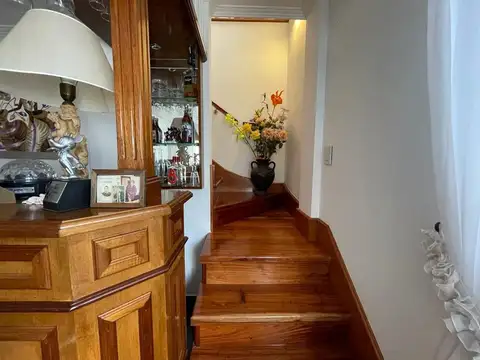 CASA EN VENTA LISANDRO OLMOS 3 DORMITORIOS