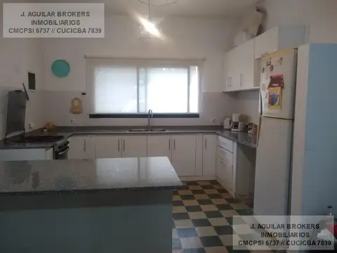 Casa en Alquiler Temporal con 2 cocheras