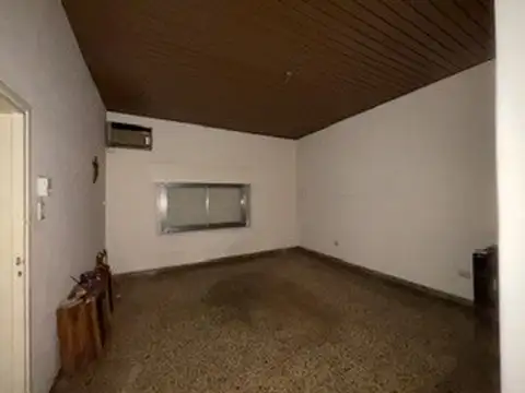 Casa de 4 ambientes con garage