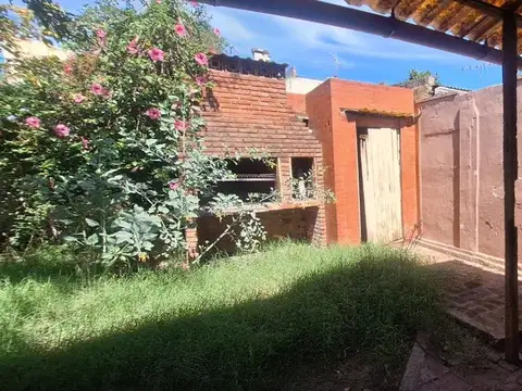 VENTA CASA 3 AMB CON PATIO Y TERRAZA QUILMES