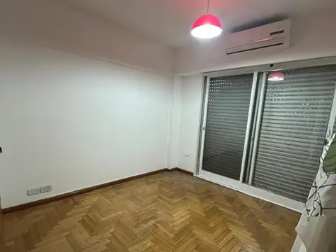Peron 200, Piso 2º