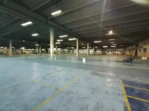Alquiler de Depósito Industrial de 2.400 m² en Garín Escobar