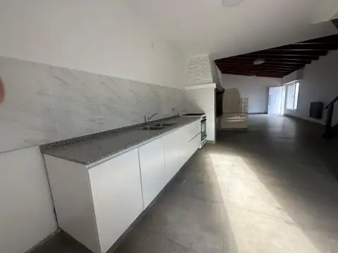 Casa en Alquiler 1 año