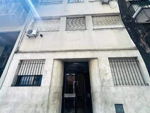 Alquiler luminoso monoambiente en Recoleta
