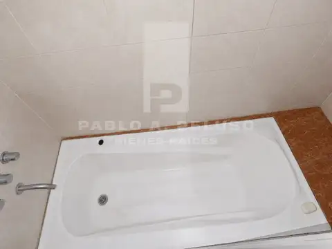 VENTA CASA 4 AMBIENTES Y DEPARTAMENTO 2 AMBIENTES. MERLO. ZONA OESTE. BUENOS AIRES.