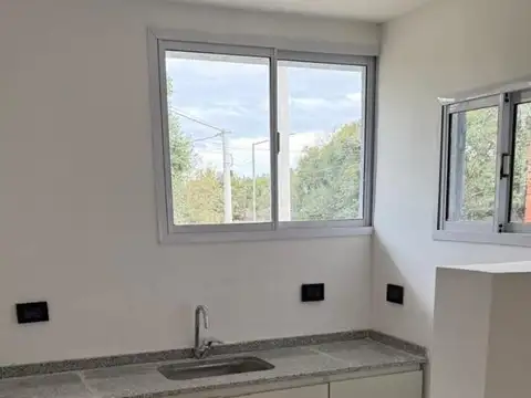 Casa 3 ambientes con 1 baño