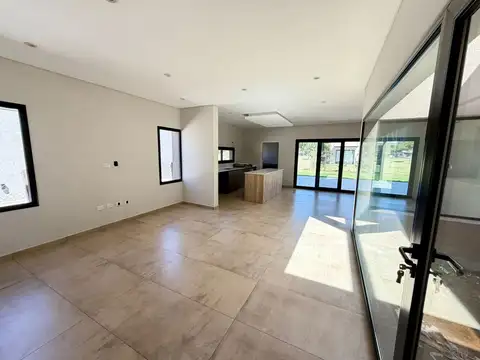 Casa en Alquiler de 3 dormitorios