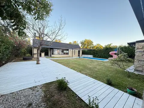 Casa 5 ambientes con 3 baños