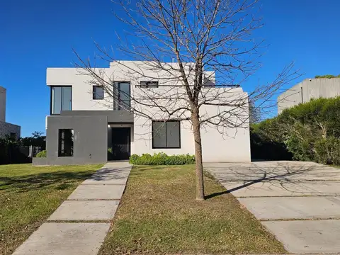 Casa en Venta en Cantón al Golf 6 amb.