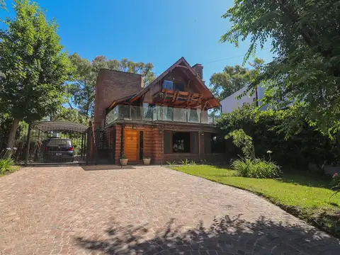 Casa 6 ambientes con 3 baños