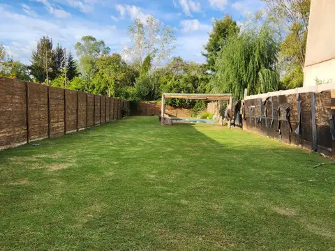 TERRENO EN VENTA - CON PILETA