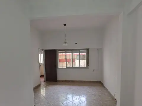 Depto Tipo Casa en Alquiler de 3 ambientes