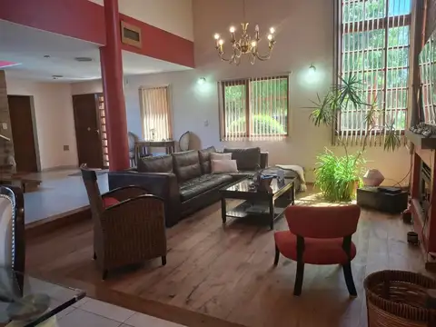 Casa en Venta en Cipolletti, USD 385.000