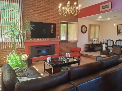 Casa 5 ambientes con 5 baños