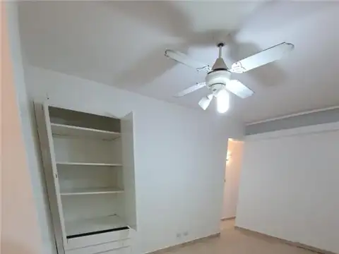 COLOMBRES 100, Piso 1