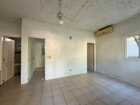 Casa 2 ambientes con 1 baño