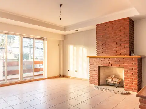 VENTA CASA 4 AMB  CON PATIO EN VILLA MADERO