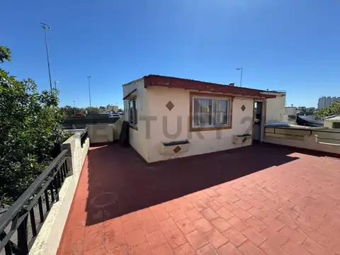 Depto Tipo Casa en Venta en Flores Sur, USD 120.000
