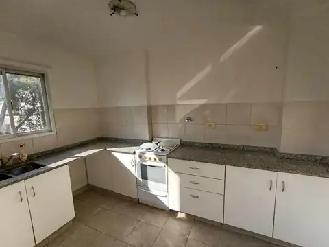 Departamento en Alquiler en Ciudad Jardin del Palomar, $ 570.000