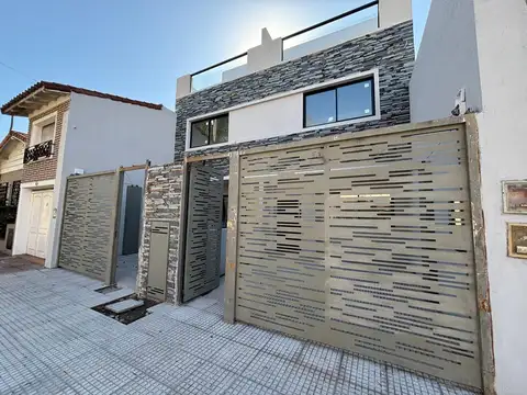 Duplex 4 ambientes a estrenar. Florida.