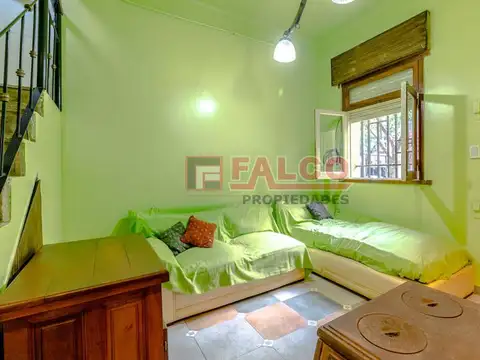 Depto Tipo Casa en Venta de 6 ambientes