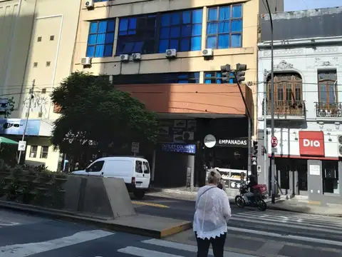 Tipo loft, muy luminoso