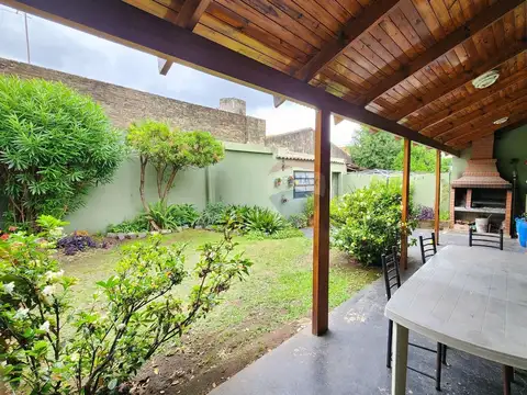 Casa en Venta 2 dormitorios en Quilmes Oeste