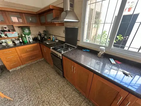 Casa en Venta con 6 cocheras