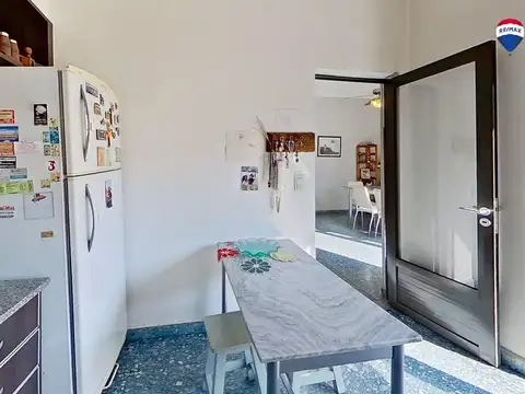 Casa en Venta con 3 cocheras