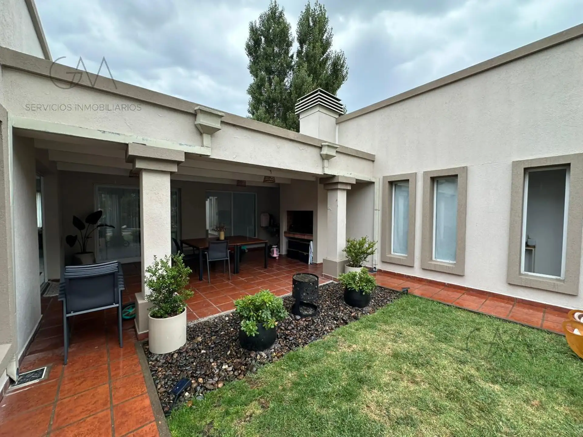Casa moderna 4 amb, 171m² en Rumenco con piscina y cochera
