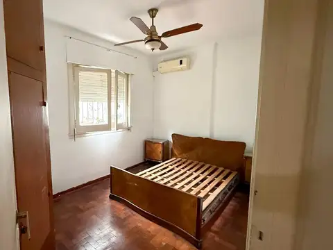 Departamento en  Primer piso por escalera, centro de Ramos Mejia.