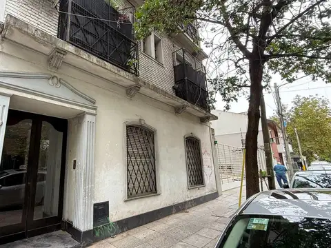 Departamento en  Primer piso por escalera, centro de Ramos Mejia.