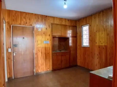 Piso de 4 amb + dependencia a mejorar en Martínez centro