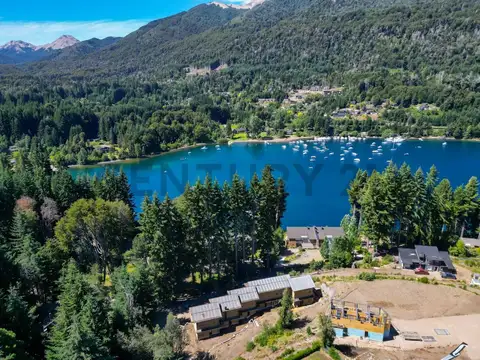 Los pinos 200, Piso 0