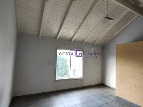 Edificio de 9 departamentos de 2 ambientes ubicado en esquina Sarandí y Matheu