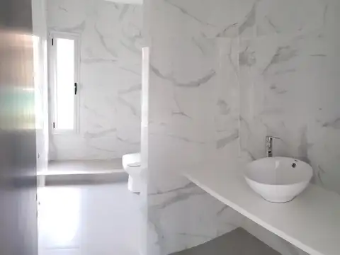 Casa 3 ambientes con 2 baños